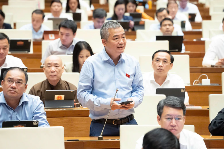 Đề nghị bỏ tự chủ t&agrave;i ch&iacute;nh bệnh viện cơ sở, giải b&agrave;i to&aacute;n tiền lương cho c&aacute;n bộ y tế - Ảnh 1.