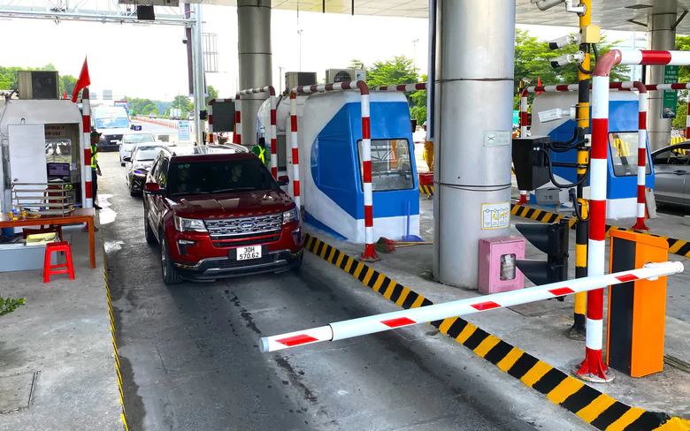 Cục Đường bộ l&ecirc;n tiếng về ph&iacute; v&iacute; điện tử li&ecirc;n kết t&agrave;i khoản giao th&ocirc;ng - Ảnh 2.
