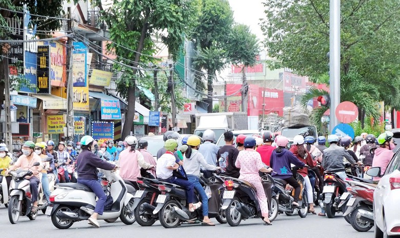 Đồng Nai điều chỉnh khung giờ cấm xe tải trên đường Đồng Khởi từ 25/8 - Ảnh 1.