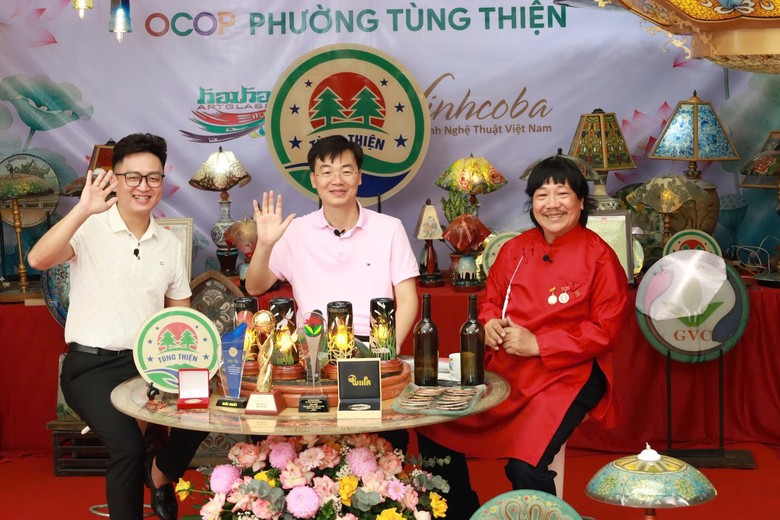 Chủ tịch xã, phường lên sóng quảng bá sản phẩm OCOP - Ảnh 1.
