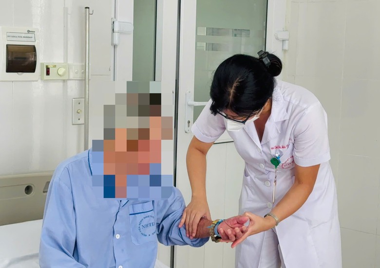 Hạ kali m&aacute;u do cường gi&aacute;p, khiến người đ&agrave;n &ocirc;ng 41 tuổi yếu tứ chi, kh&ocirc;ng thể đi lại - Ảnh 2.