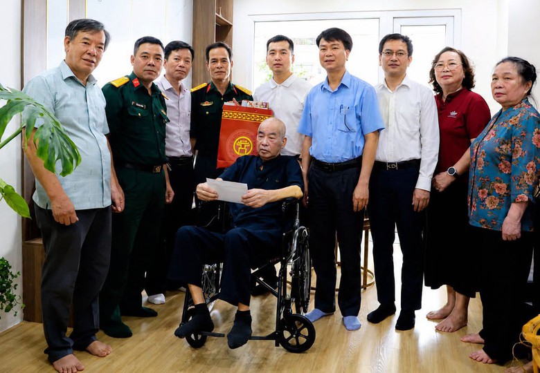 H&agrave; Nội tuy&ecirc;n truyền s&acirc;u rộng kỷ niệm 80 năm Ng&agrave;y Thương binh - Liệt sĩ - Ảnh 1.