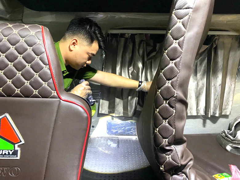 Bắc Ninh Triệt phá tụ điểm tàng trữ ma túy trên cabin xe đầu kéo năm 2026 - Ảnh 1.