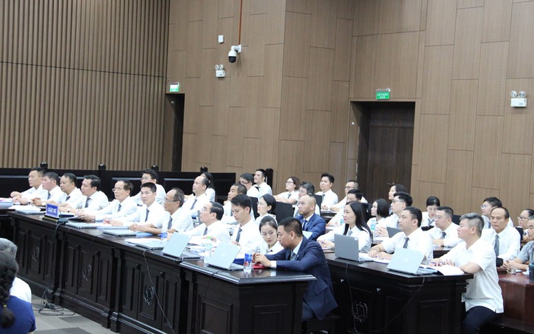 Vụ cựu thứ trưởng Nguyễn B&aacute; Hoan: Gia đ&igrave;nh một bị c&aacute;o khắc phục hơn 240 tỷ đồng - Ảnh 1.