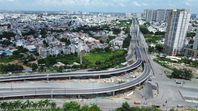 N&uacute;t giao An Ph&uacute; th&ocirc;ng xe th&ecirc;m 2 nh&aacute;nh cầu vượt - Ảnh 1.