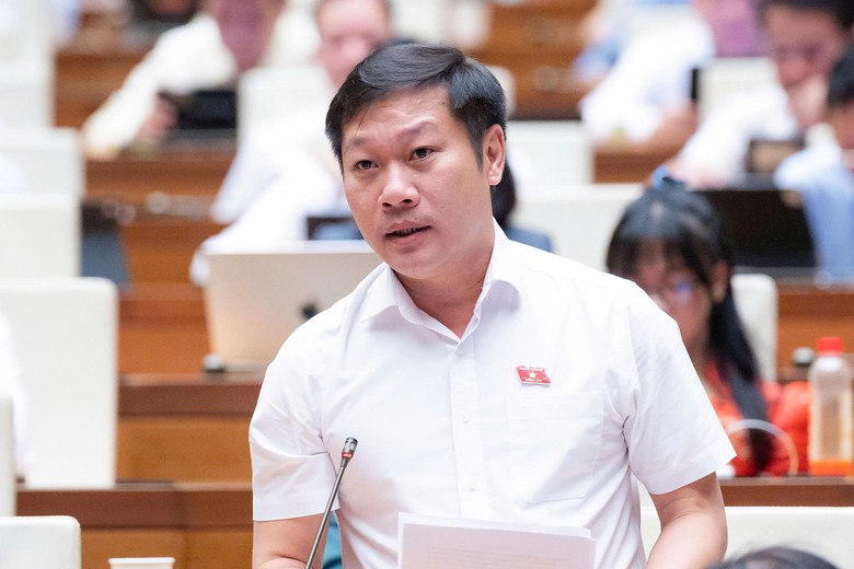 Sửa Luật Kinh doanh bất động sản: Đề nghị cấm h&agrave;nh vi thao t&uacute;ng, thổi gi&aacute; bất động sản - Ảnh 1.