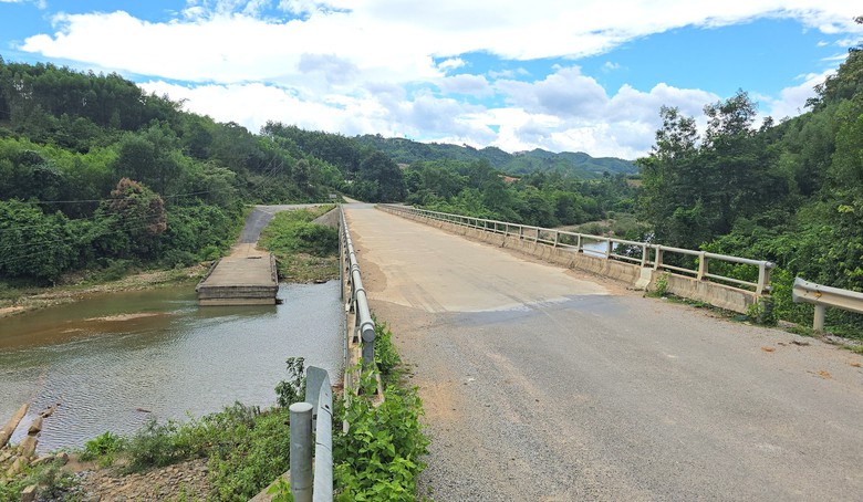 Cận cảnh 15km tuyến nối hai nh&aacute;nh đường Hồ Ch&iacute; Minh đang thi c&ocirc;ng ở Quảng Trị - Ảnh 6.