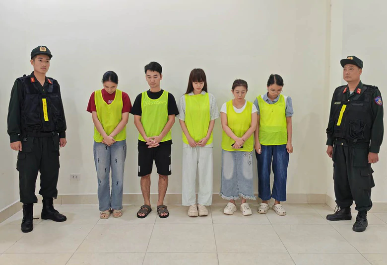 Khởi tố "c&ocirc; gi&aacute;o Hương" lừa dối kh&aacute;ch h&agrave;ng b&aacute;n sản phẩm Loramen - Ảnh 3.