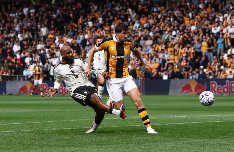 MU thua sốc Hull City 0 - 2 trong ng&agrave;y ra qu&acirc;n Ngọai hạng Anh 2026 - 2027 - Ảnh 2.