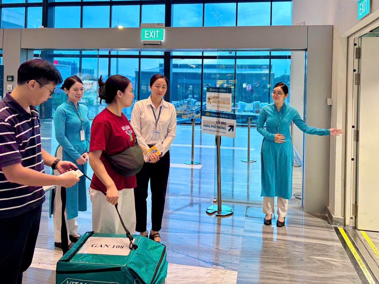 Vietnam Airlines hai lần thay đổi kế hoạch chuyến bay để chờ m&ocirc;, tạng hiến - Ảnh 1.