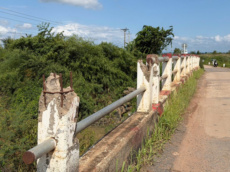 Đắk Lắk: Cầu Đắk P&eacute;k hư hỏng, tiềm ẩn nguy cơ mất an to&agrave;n giao th&ocirc;ng - Ảnh 3.