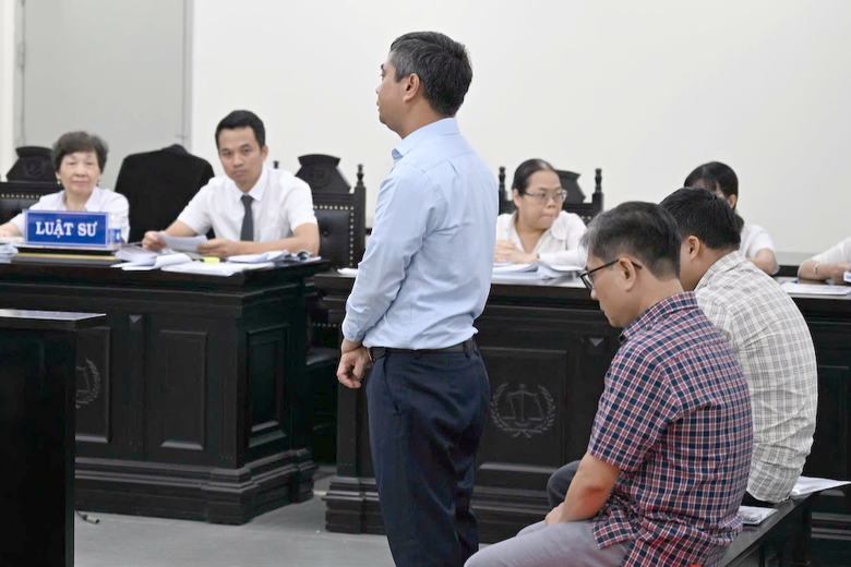 Vụ "ăn chặn" tiền bồi dưỡng sinh vi&ecirc;n: Cựu hiệu trưởng lĩnh mức &aacute;n n&agrave;o? - Ảnh 1.