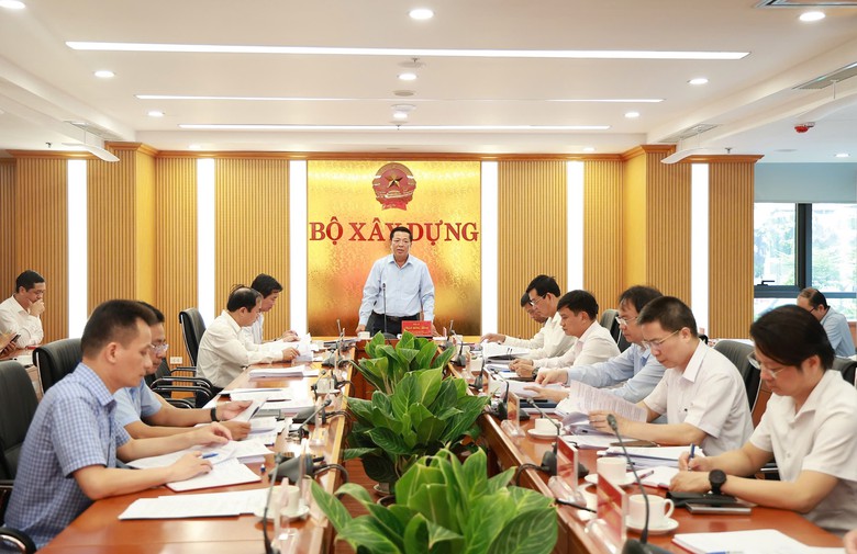 Ban Thường vụ Đảng ủy Bộ X&acirc;y dựng họp thường kỳ th&aacute;ng 8 - Ảnh 1.