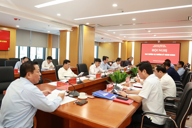 Ban Thường vụ Đảng ủy Bộ X&acirc;y dựng họp thường kỳ th&aacute;ng 8 - Ảnh 2.