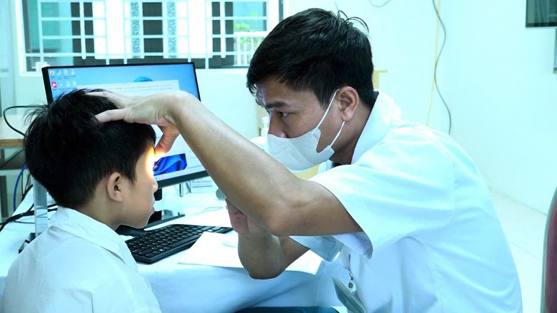 H&agrave; Nội kh&aacute;m sức khỏe cho to&agrave;n bộ học sinh trước năm học mới - Ảnh 9.