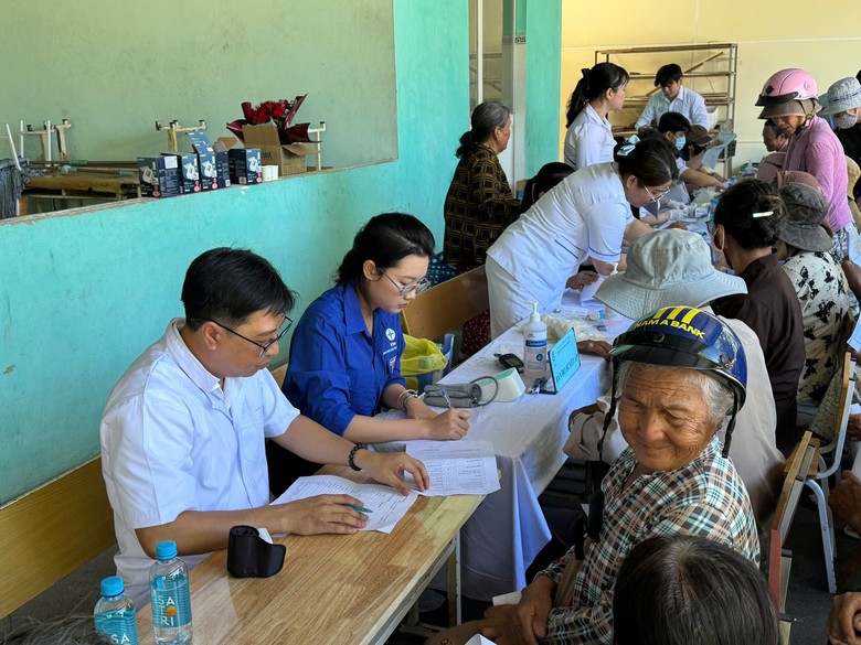 Nh&agrave; m&aacute;y Nhiệt điện Vĩnh T&acirc;n 4: Đồng h&agrave;nh v&igrave; sức khỏe v&agrave; an sinh x&atilde; hội ở địa b&agrave;n - Ảnh 3.
