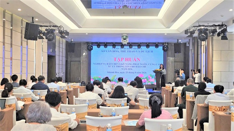 Kh&aacute;nh H&ograve;a n&acirc;ng cao kỹ năng ph&aacute;t ng&ocirc;n, cung cấp th&ocirc;ng tin cho b&aacute;o ch&iacute; - Ảnh 3.