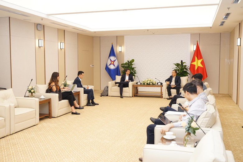 Ph&oacute; Tổng gi&aacute;m đốc EVN Ng&ocirc; Sơn Hải l&agrave;m việc với th&agrave;nh vi&ecirc;n Tập đo&agrave;n Điện lực Bồ Đ&agrave;o Nha - Ảnh 1.