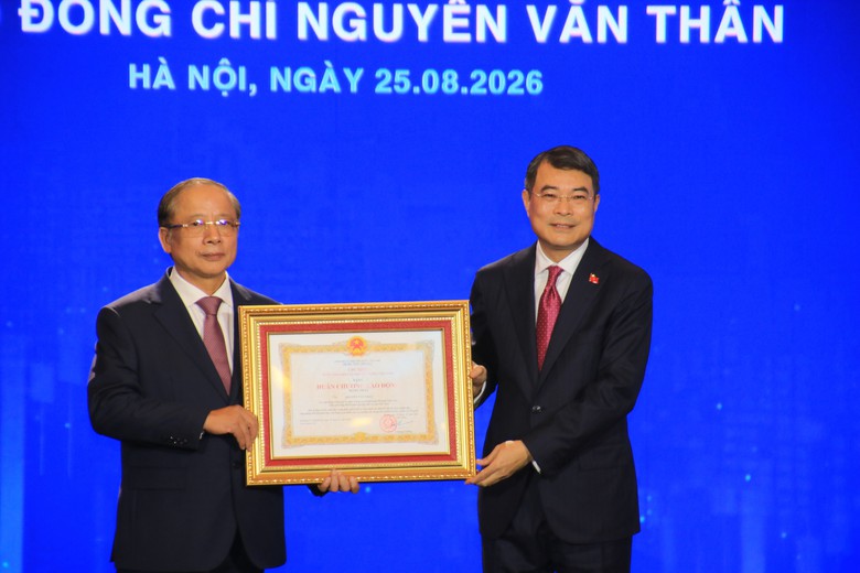 Hiệp hội Doanh nghiệp nhỏ và vừa Việt Nam nhận Huân chương lao động hạng Nhất - Ảnh 3.