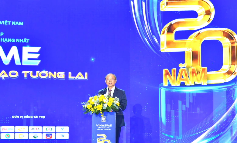 Hiệp hội Doanh nghiệp nhỏ và vừa Việt Nam nhận Huân chương lao động hạng Nhất - Ảnh 2.
