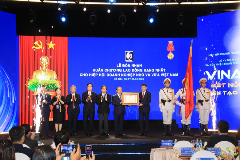 Hiệp hội Doanh nghiệp nhỏ và vừa Việt Nam nhận Huân chương lao động hạng Nhất - Ảnh 4.