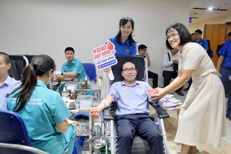 Tuổi trẻ Bộ X&acirc;y dựng lan tỏa nghĩa t&igrave;nh qua những giọt m&aacute;u hồng - Ảnh 10.
