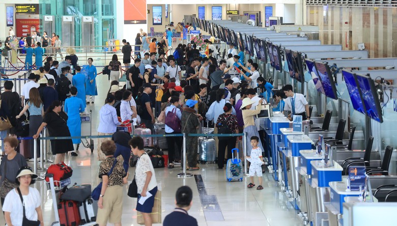 Lập Tổ soạn thảo Nghị định mới về xử phạt vi phạm h&agrave;nh ch&iacute;nh lĩnh vực h&agrave;ng kh&ocirc;ng - Ảnh 1.