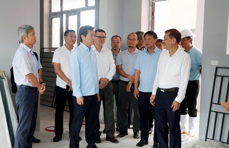 Dồn lực chặng nước r&uacute;t, bảo đảm chất lượng c&aacute;c trường nội tr&uacute; li&ecirc;n cấp Nghệ An - Ảnh 3.
