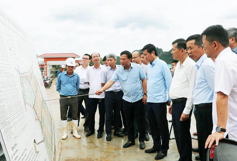 Dồn lực chặng nước r&uacute;t, bảo đảm chất lượng c&aacute;c trường nội tr&uacute; li&ecirc;n cấp Nghệ An - Ảnh 1.