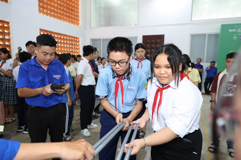 Tiếp sức đến trường cho con em công nhân xây dựng, môi trường - Ảnh 3.