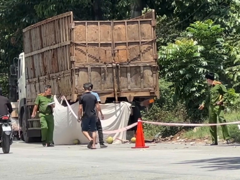 TP.HCM: Xe đầu kéo va chạm xe máy, một người tử vong - Ảnh 2.