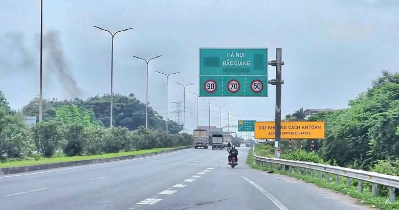 Mở rộng tuyến H&agrave; Nội - Bắc Giang l&ecirc;n 8 l&agrave;n xe, nghi&ecirc;n cứu bổ sung đường song h&agrave;nh - Ảnh 1.