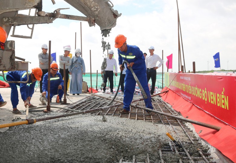 Vĩnh Long: Hợp long cầu Ba Lai 8, tiến gần mục ti&ecirc;u ho&agrave;n thiện tuyến ven biển - Ảnh 2.