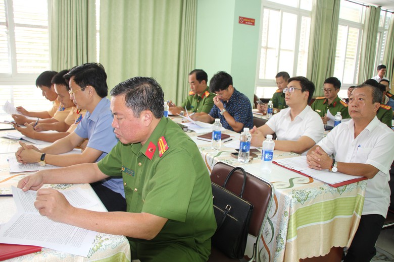 Loạt giải ph&aacute;p ngăn chặn t&igrave;nh trạng đ&eacute;m đ&aacute; v&agrave;o t&agrave;u hỏa qua địa b&agrave;n Đồng Nai - Ảnh 4.