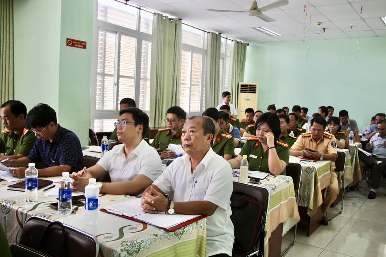 Loạt giải ph&aacute;p ngăn chặn t&igrave;nh trạng đ&eacute;m đ&aacute; v&agrave;o t&agrave;u hỏa qua địa b&agrave;n Đồng Nai - Ảnh 3.