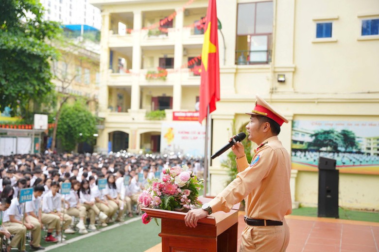 Hà Nội tăng cường tuyên truyền, bảo đảm an toàn giao thông dịp 2/9 - Ảnh 1.
