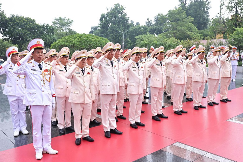 81 năm Quốc kh&aacute;nh: L&atilde;nh đạo Đảng, Nh&agrave; nước v&agrave;o Lăng viếng Chủ tịch Hồ Ch&iacute; Minh - Ảnh 10.