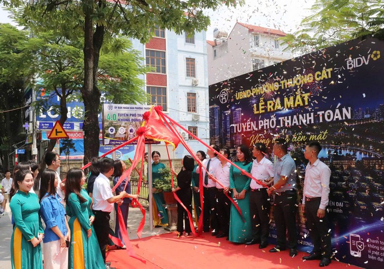 H&agrave; Nội đưa &ldquo;B&igrave;nh d&acirc;n học vụ số&rdquo; đến từng ng&otilde;, từng nh&agrave; - Ảnh 2.