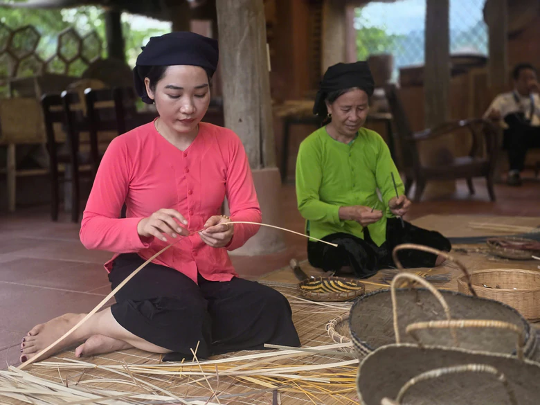 B&agrave;i 1: N&ocirc;ng th&ocirc;n mới sau vạch đ&iacute;ch - Ảnh 2.