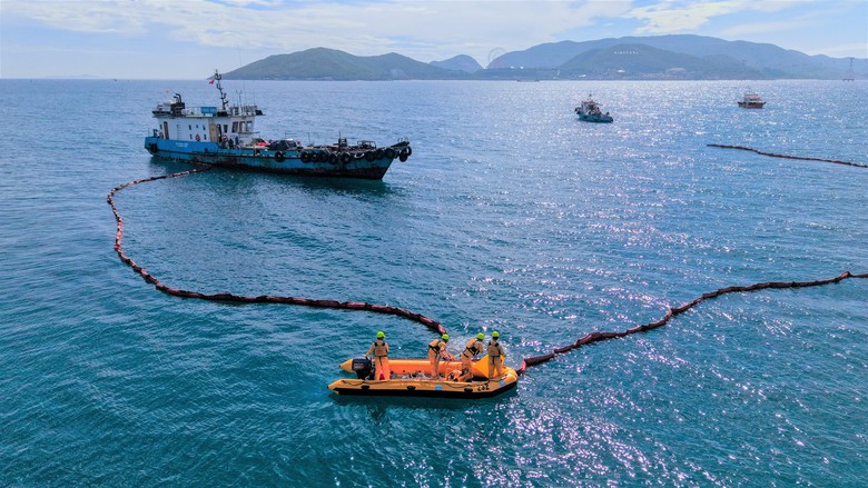 Kh&aacute;nh H&ograve;a tăng cường phối hợp quản l&yacute;, th&aacute;o gỡ vướng mắc cho doanh nghiệp h&agrave;ng hải - Ảnh 5.