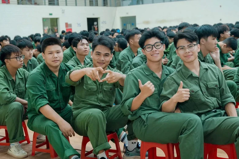 EAUT giảm 50 % học ph&iacute; cho qu&acirc;n nh&acirc;n xuất ngũ năm 2026 tại Cơ sở Bắc Ninh - Ảnh 1.