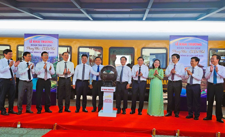 T&agrave;u du lịch Huế - Phong Nha: Kết nối trực tiếp hai trung t&acirc;m du lịch h&agrave;ng đầu miền Trung - Ảnh 1.