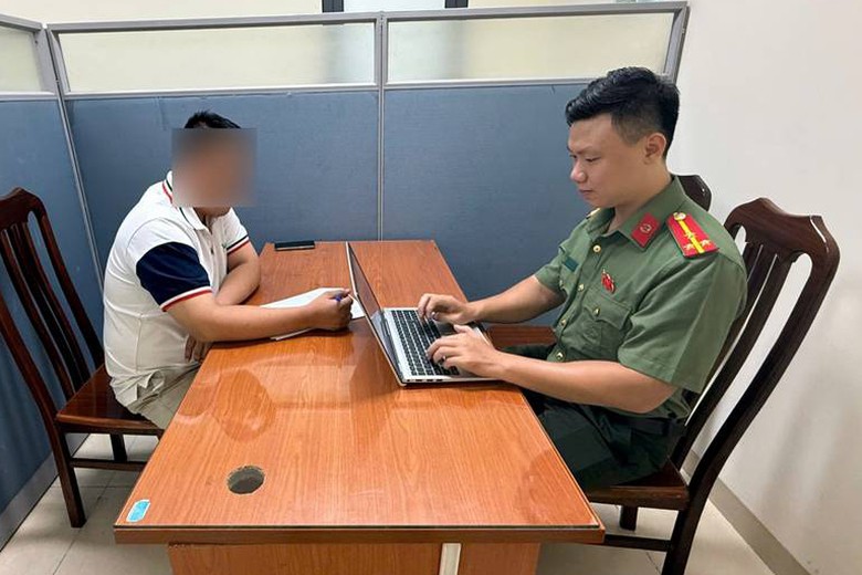 H&agrave; Nội: Xử phạt kiểm duyệt vi&ecirc;n nh&oacute;m Facebook để lọt văn bản giả mạo - Ảnh 1.