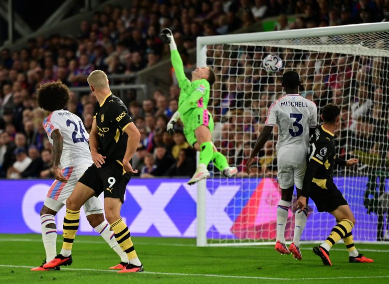 Erling Haaland lập c&uacute; đ&uacute;p gi&uacute;p Man City đ&egrave; bẹp Crystal Palace 4 - 1 - Ảnh 1.