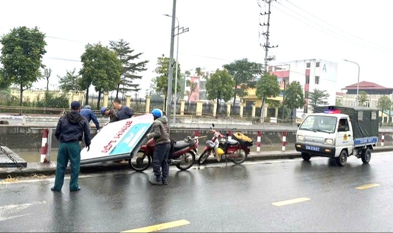 H&agrave; Nội tăng cường xử l&yacute; vi phạm h&agrave;nh lang an to&agrave;n giao th&ocirc;ng năm 2026 - Ảnh 1.