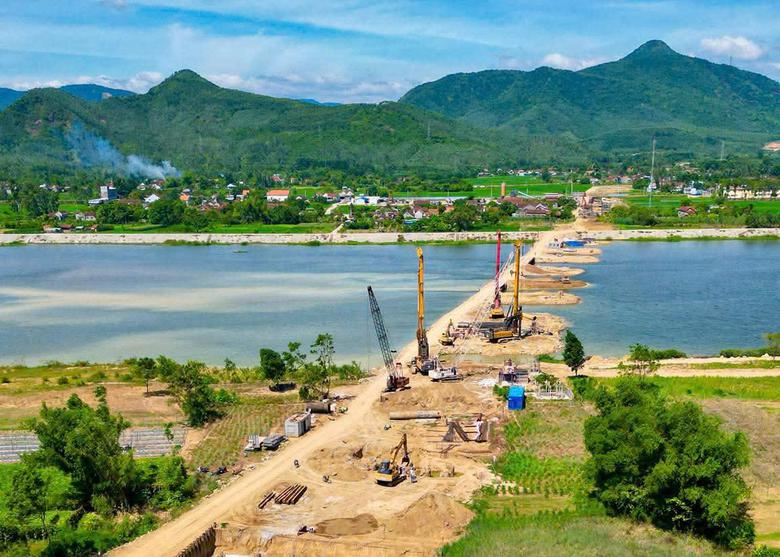 Gỡ vướng mặt bằng, quyết liệt thi c&ocirc;ng cao tốc Quy Nhơn - Pleiku - Ảnh 2.