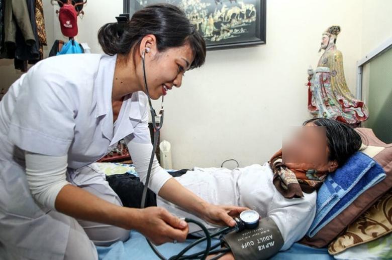 Bộ Y tế đề xuất quỹ BHYT thanh to&aacute;n chi ph&iacute; n&agrave;o khi kh&aacute;m chữa bệnh từ xa, tại nh&agrave; - Ảnh 1.
