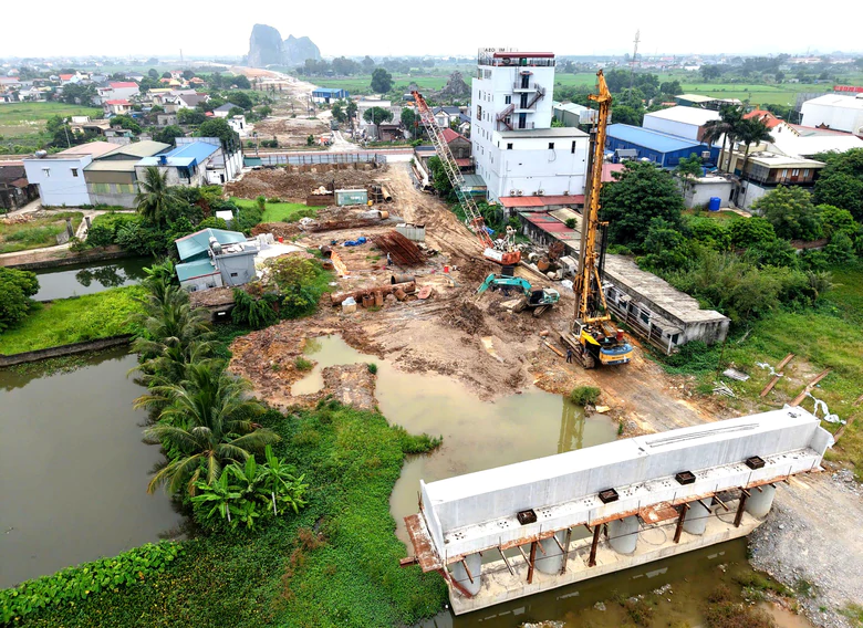 Cao tốc Ninh B&igrave;nh - Hải Ph&ograve;ng hơn 9.100 tỷ đồng thi c&ocirc;ng xuy&ecirc;n lễ, tăng tốc về đ&iacute;ch - Ảnh 2.