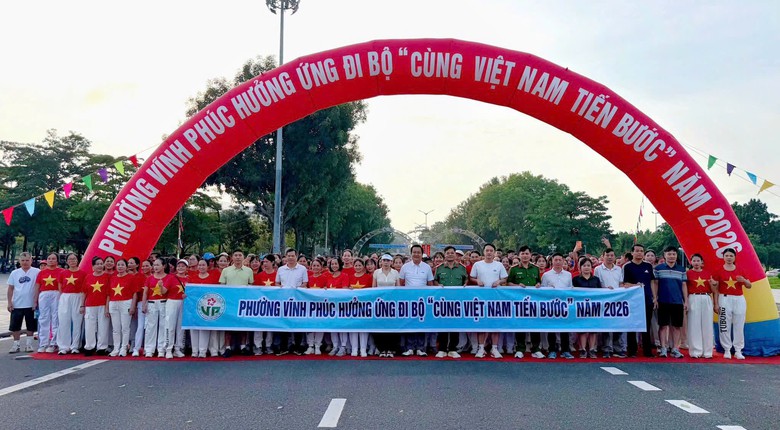 Phú Thọ: Hàng nghìn người dân phường Vĩnh Phúc sải bước vì một Việt Nam xanh - Ảnh 3.
