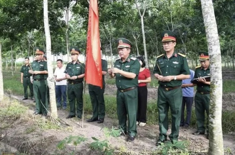 Khảo s&aacute;t hố ch&ocirc;n liệt sĩ tại T&acirc;y Ninh: X&aacute;c minh dấu t&iacute;ch lịch sử quan trọng - Ảnh 1.